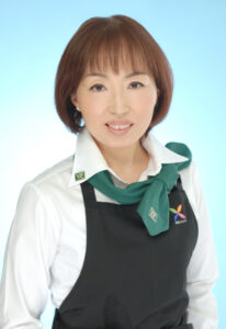桶川のフルーツカッティング教室講師村田みどり野菜ソムリエプロ正装